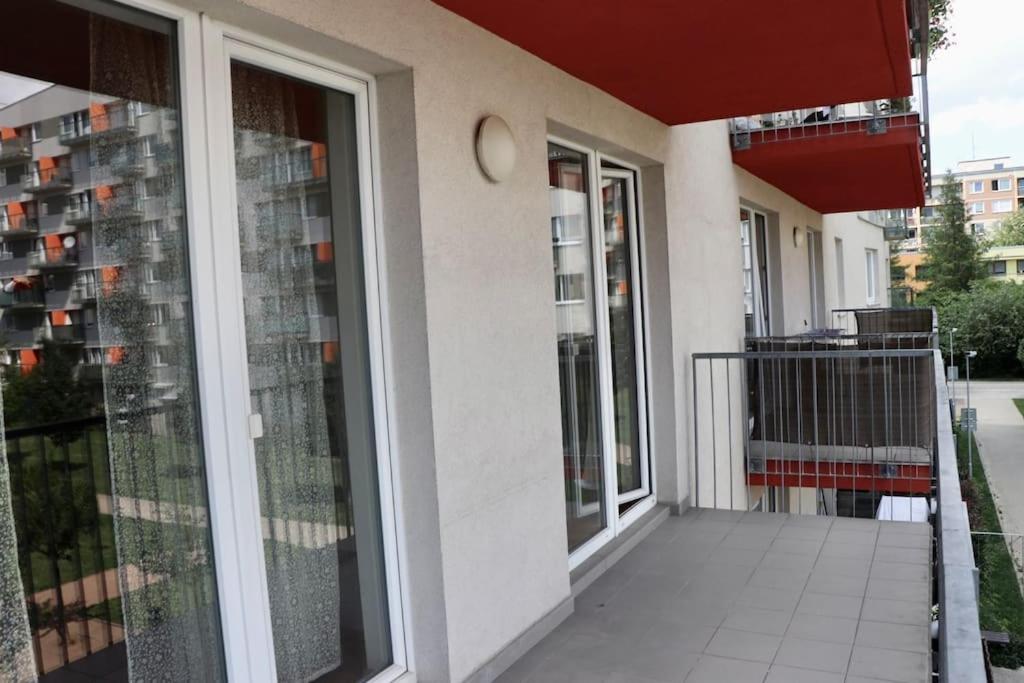 Apartment Hurka - 15 Min Do Centra, Garaz Prag Dış mekan fotoğraf