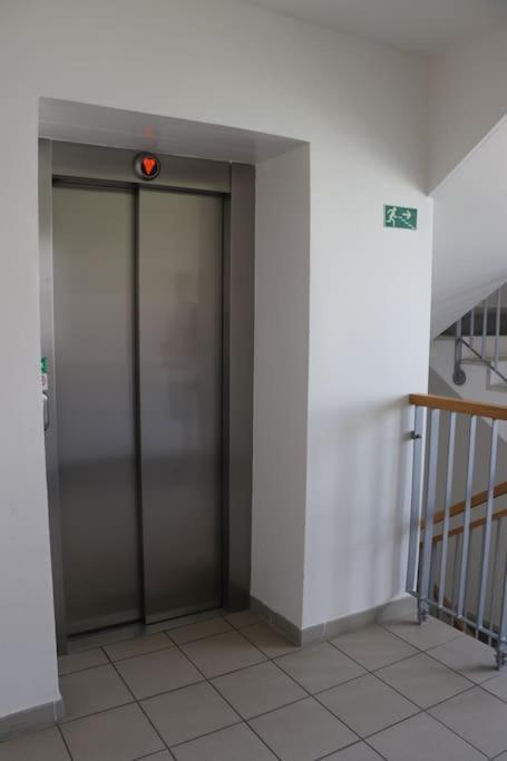 Apartment Hurka - 15 Min Do Centra, Garaz Prag Dış mekan fotoğraf