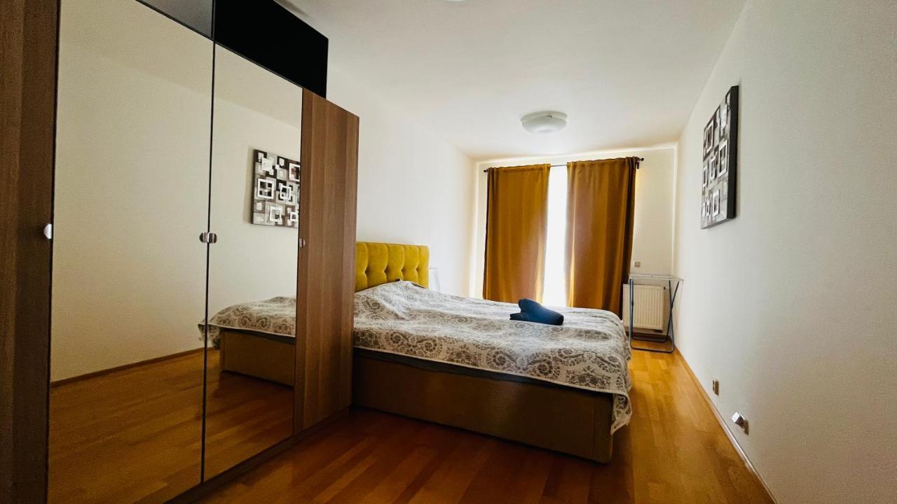Apartment Hurka - 15 Min Do Centra, Garaz Prag Dış mekan fotoğraf